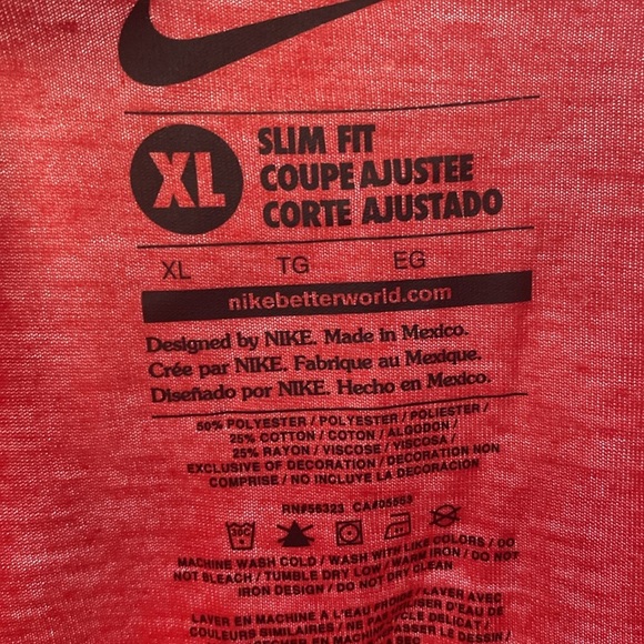 NIKE Women’s V-Neck Red Soft Heather Tee sz XL NWOT - Picture 4 of 4